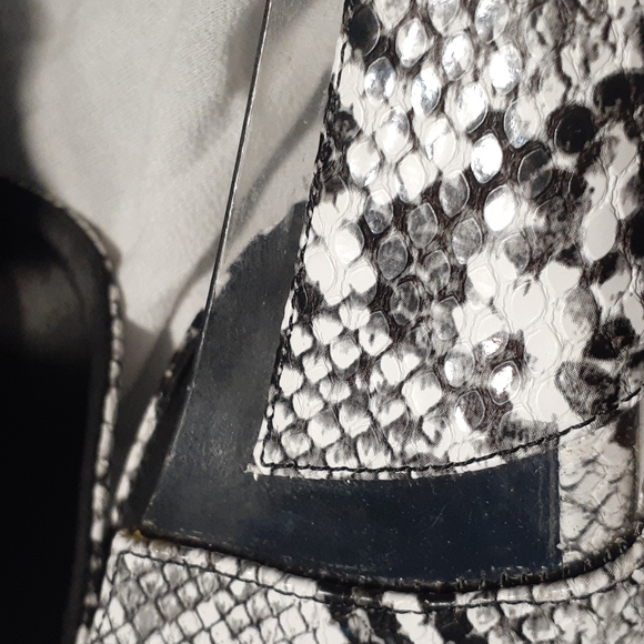 Fashionable snakeskin 8.5 heel shoes - Picture 10 of 11